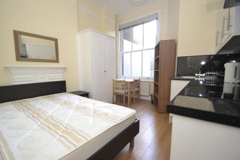 Studio to rent, Doughty Street, Bloomsbury