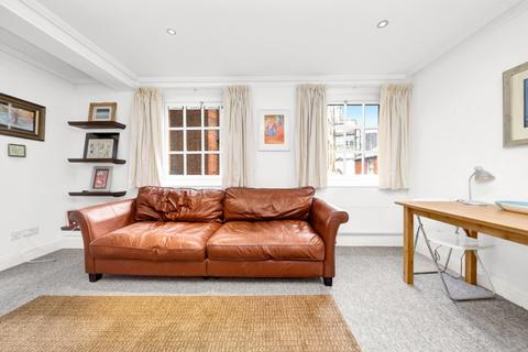 2 bedroom apartment to rent, Britton Street, EC1M