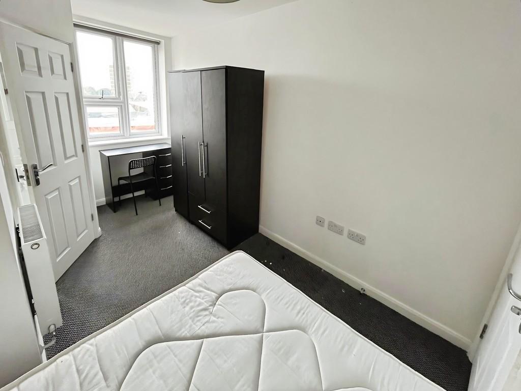 B0f1269c-Room
