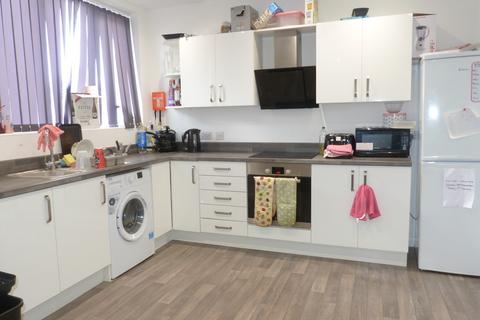 1 bedroom in a flat share to rent, London Road, Gloucester