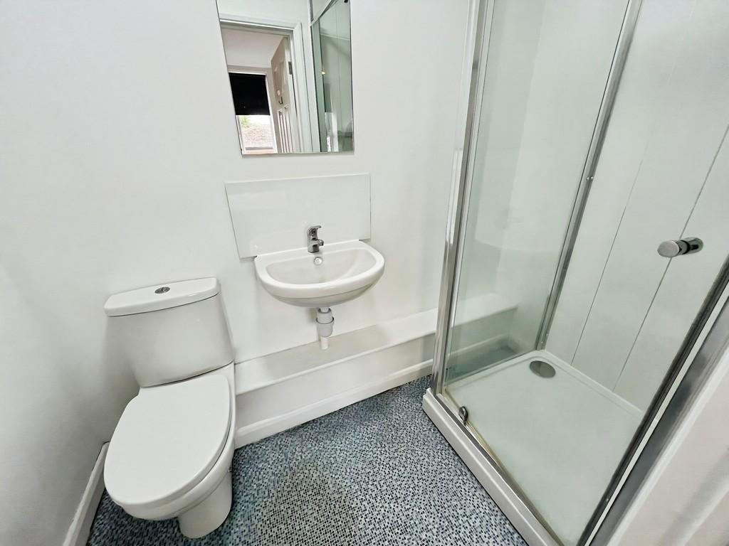 8cc58d60-shower 20room
