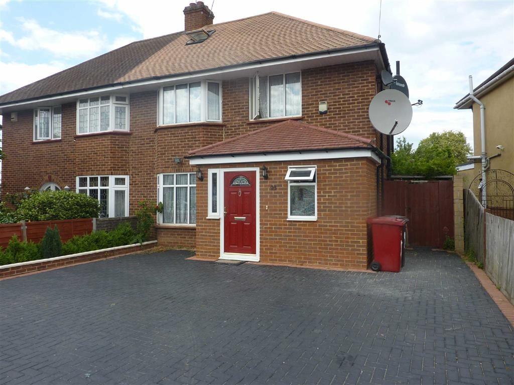 Marlborough Road, Langley, Berkshire 3 bed semidetached house £500,000