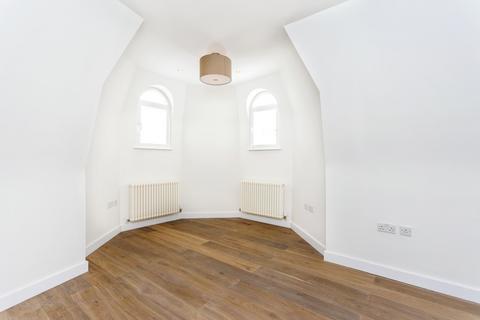1 bedroom apartment to rent, Lisle Street, Chinatown W1