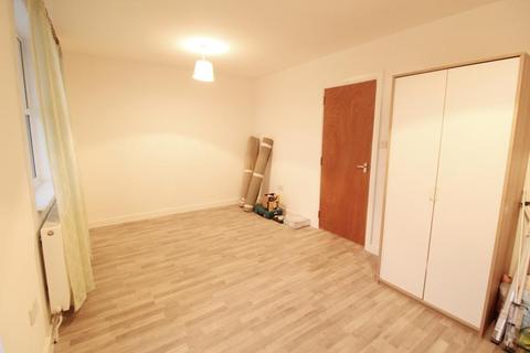 1 bedroom flat to rent, Gosport Road