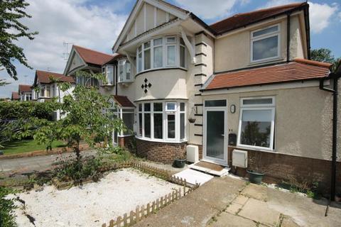 3 bedroom maisonette to rent, Brentmead Gardens, Hanger Lane, NW10