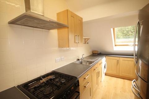 3 bedroom maisonette to rent, Brentmead Gardens, Hanger Lane, NW10