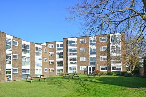 2 bedroom apartment to rent, The Squirrels, Belmont Hill, London, SE13