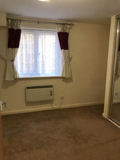 1 bedroom flat to rent, Camp Road, Farnborough