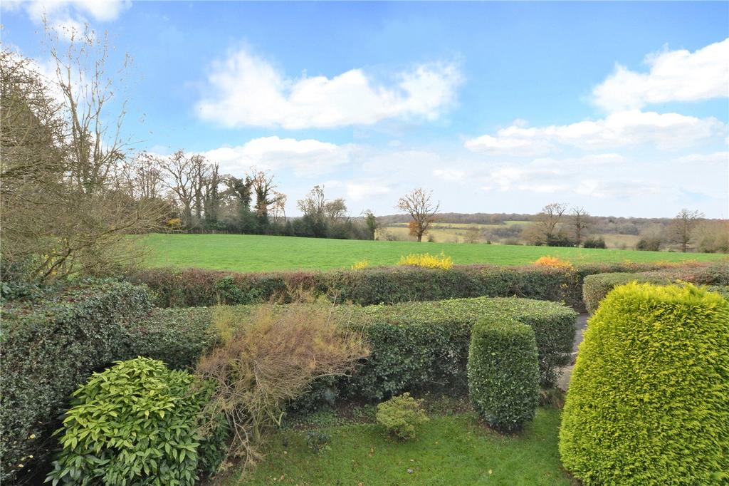 Hazelwood Lane, Chipstead, Coulsdon, Surrey, CR5 3 bed detached house £650,000