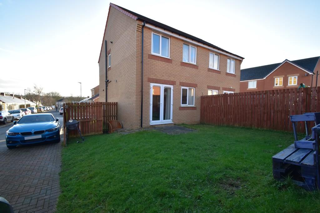 Viscount Close, Catchgate, Stanley 3 bed semidetached house for sale