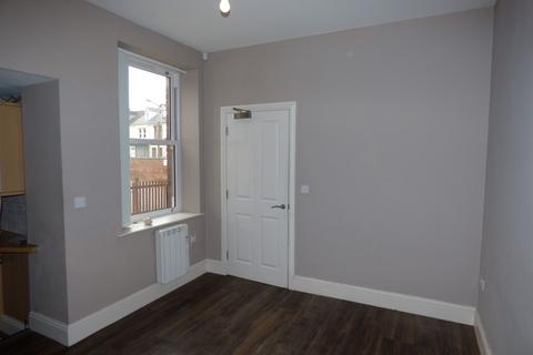 1 bedroom flat to rent, Flat 6, Warwick House, Avenue Road, DN2