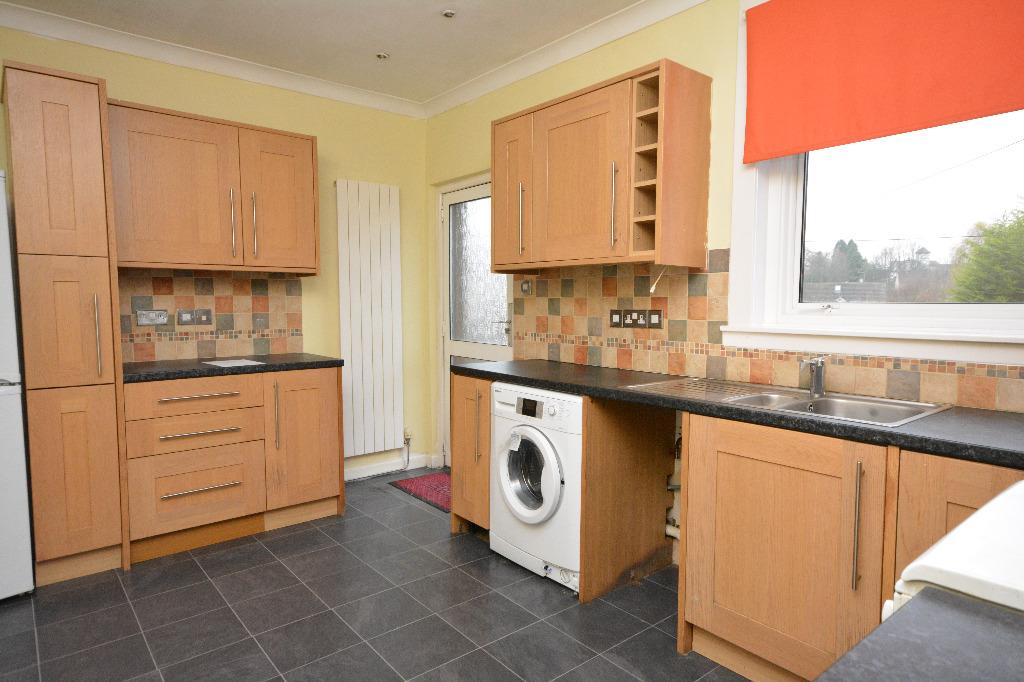 McLachlan Street, Stenhousemuir, Falkirk, FK5 3HN 3 bed semidetached