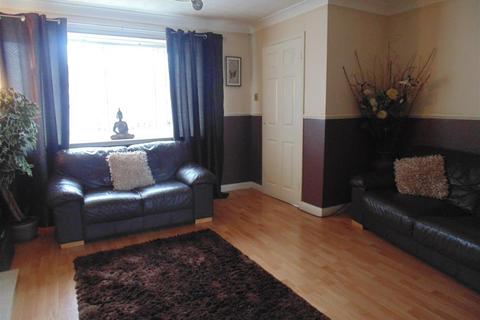 3 bedroom terraced house to rent, Farnborough Road, Castle Vale