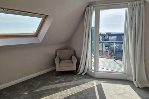 2 bedroom flat to rent, Sandbanks Road, Poole BH14