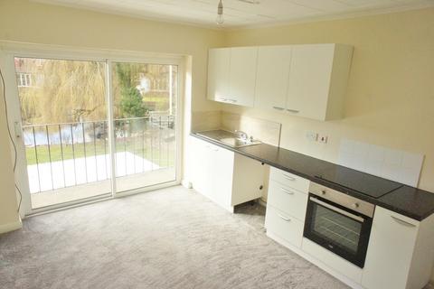 2 bedroom flat to rent, Bell Weir Court, Wraysbury, TW19 6HE