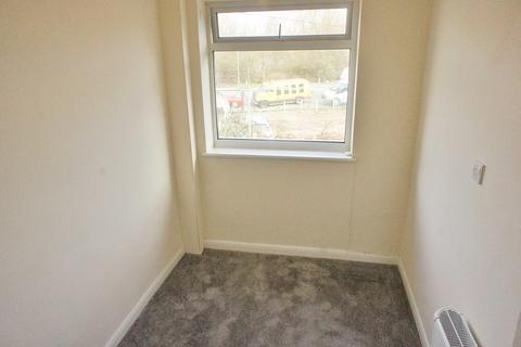 2 bedroom flat to rent, Bell Weir Court, Wraysbury, TW19 6HE