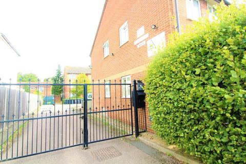 10, Alder Court Alder Crescent, Luton, LU3 1TD