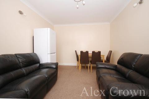 3 bedroom flat to rent, High Road, Tottenham