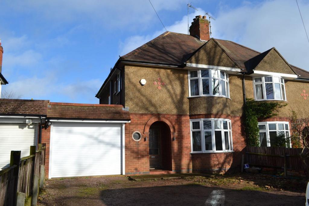 Hillcrest Avenue, Spinney Hill, Northampton NN3 2AB 3 bed semidetached