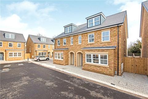 4 bedroom semi-detached house to rent, Pulsford Close, Twickenham, TW1