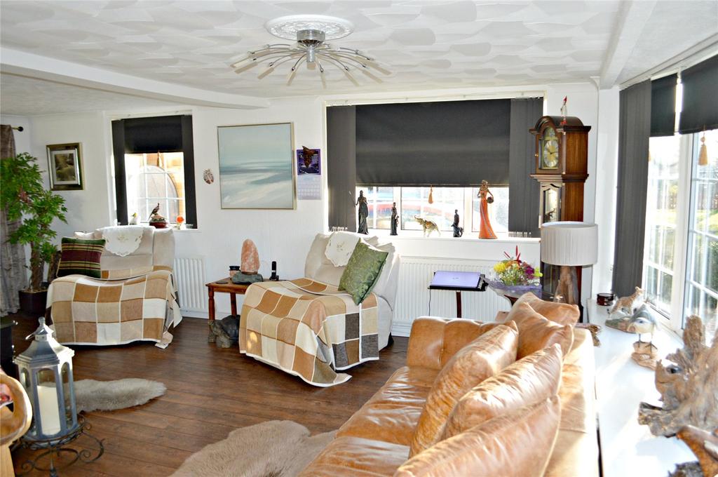 Humberston Fitties, Cleethorpes, DN36 2 bed detached bungalow for sale