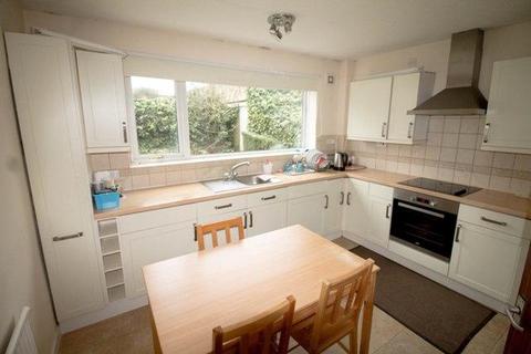 2 bedroom maisonette to rent, Gregory Court, Lenton, Nottingham, NG7 2LH