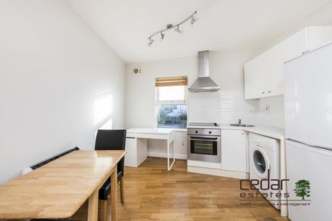 Studio to rent, Fortune Green Road, West Hampstead NW6