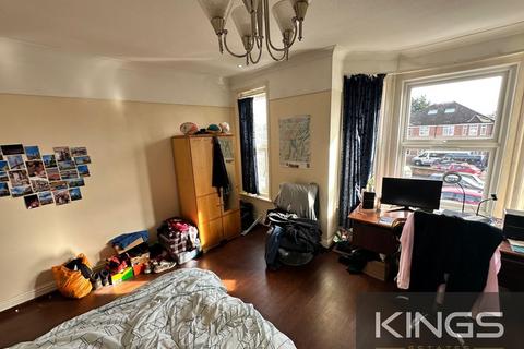 7 bedroom semi-detached house to rent, Gordon Avenue