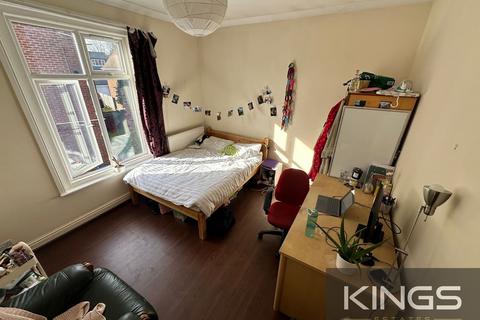7 bedroom semi-detached house to rent, Gordon Avenue