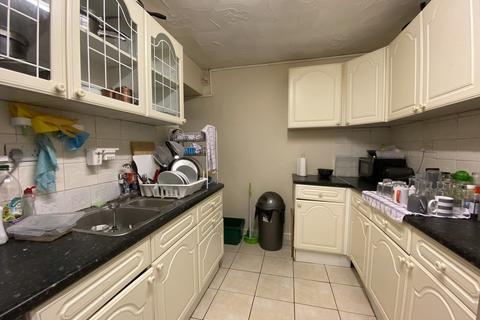 undefined, Broadlands Road