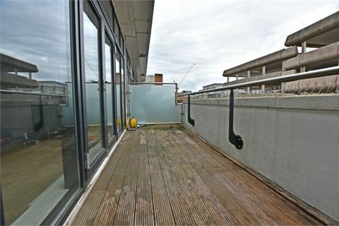 2 bedroom apartment to rent - The Axis