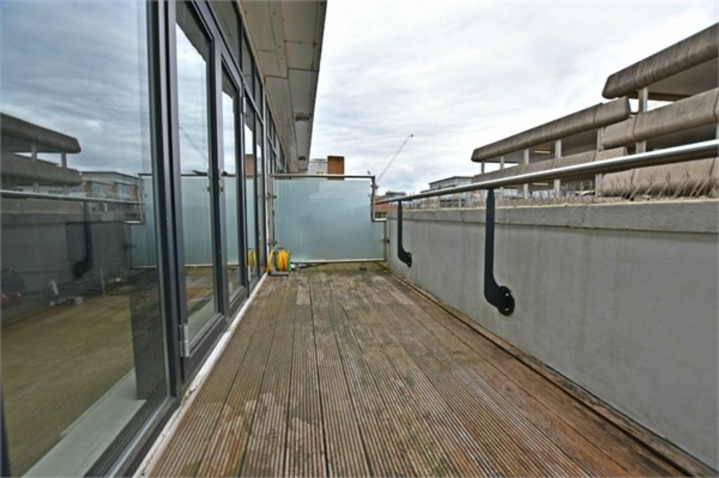 Apartment in City Centre - More