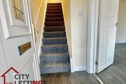 3 bedroom semi-detached house to rent, Prospect Road, Carlton