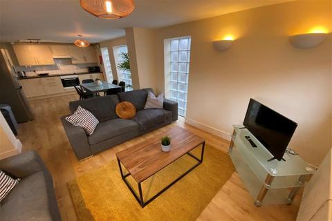 undefined, Roberts Yard, Beeston, NG9 2LJ