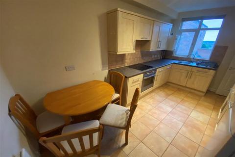 2 bedroom apartment to rent, High Road, Beeston, NG9 2LN