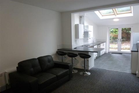5 bedroom detached house to rent - Charnock Avenue, Wollaton, NG8 1AG