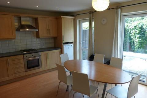 6 bedroom terraced house to rent, Hungerton Street, Lenton, NG7 1HL