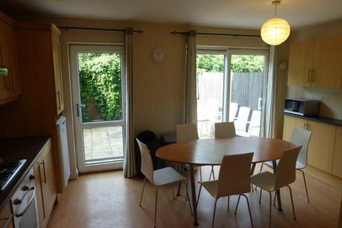 6 bedroom terraced house to rent, Hungerton Street, Lenton, NG7 1HL
