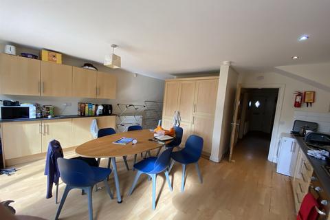 6 bedroom terraced house to rent, Hungerton Street, Lenton, NG7 1HL