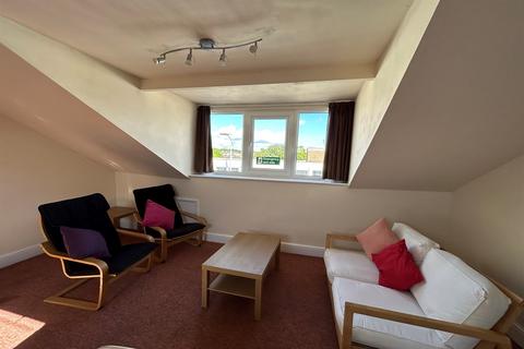 4 bedroom apartment to rent, High Road, Beeston, NG9 2LN