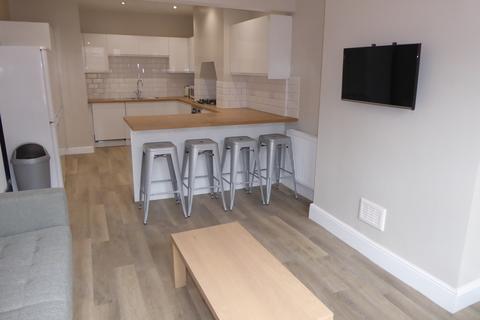 4 bedroom house share to rent, Marlborough Road, Beeston, NG9 2HG