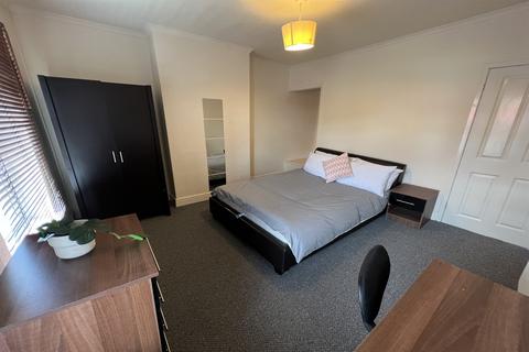 undefined, Queens Road, Beeston, NG9 2FE