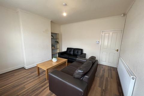 undefined, Queens Road, Beeston, NG9 2FE
