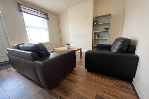 undefined, Queens Road, Beeston, NG9 2FE