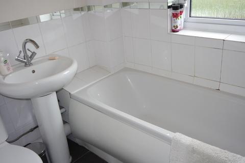 2 bedroom terraced house to rent, Olton Avenue, Beeston, NG9 2SP