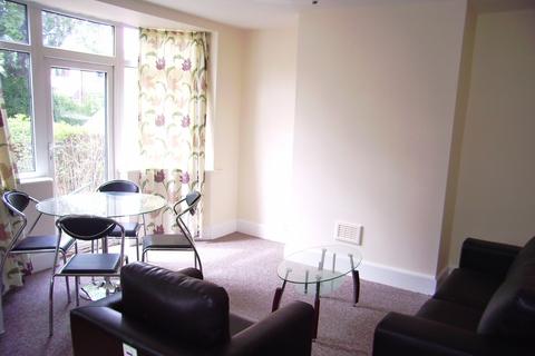 3 bedroom semi-detached house to rent, Queens Road, Beeston, NG9 2GS