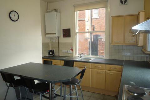 6 bedroom terraced house to rent - Castle Boulevard, City, NG7 1FE