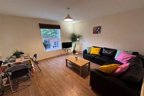 High Road, Beeston, NG9 2LF