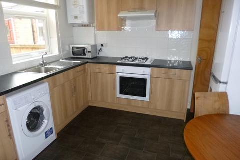 2 bedroom terraced house to rent, Hawthorne Grove, Beeston, NG9 2FG