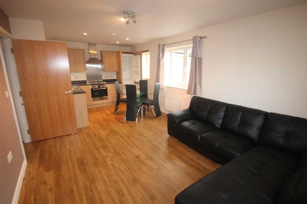 Glade Court, 65 Harefield Road, Uxbridge 2 bed apartment £1,500 pcm